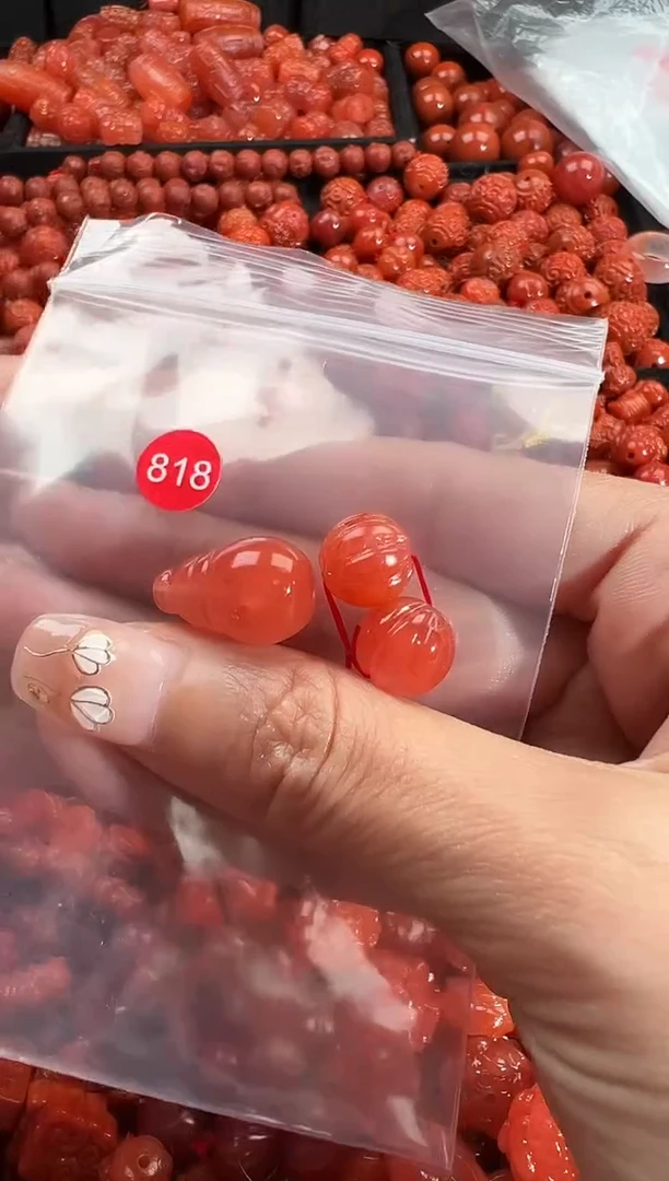 颈饰未镶嵌南红玛瑙1