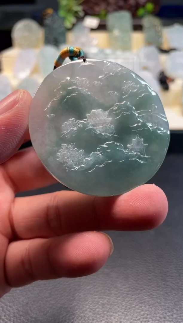 颈饰未镶嵌翡翠L****y12/04/082