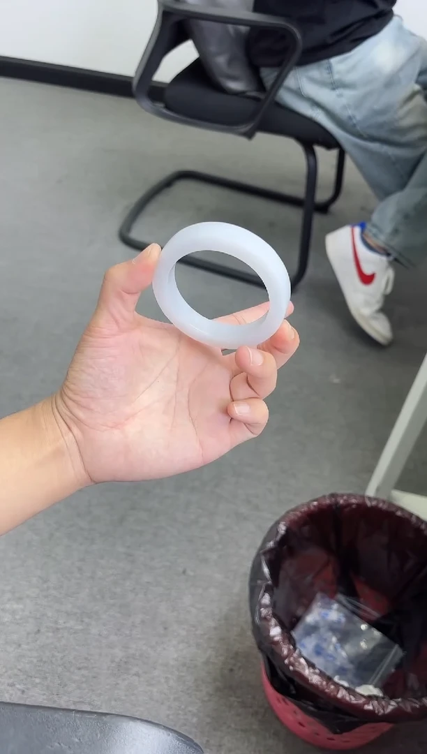 未镶嵌手镯定制翡翠坐****时手镯