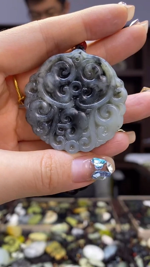 未镶嵌岫玉挂件