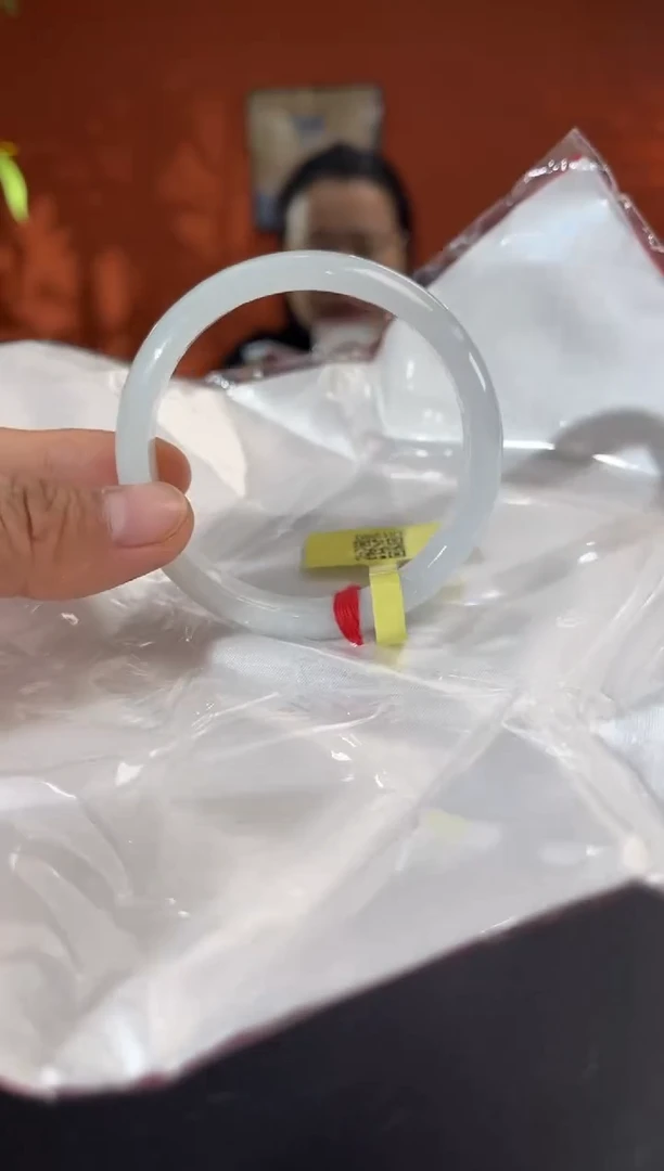 未镶嵌手镯翡翠4        圈口53