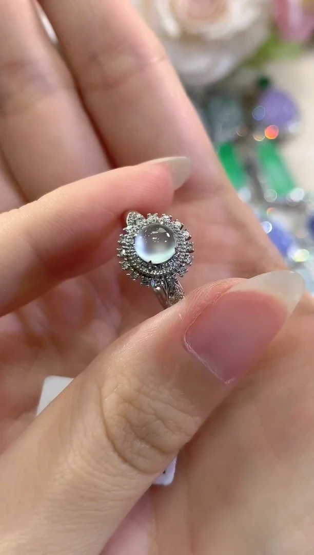 18K金镶嵌戒指翡翠d18多样性一件发