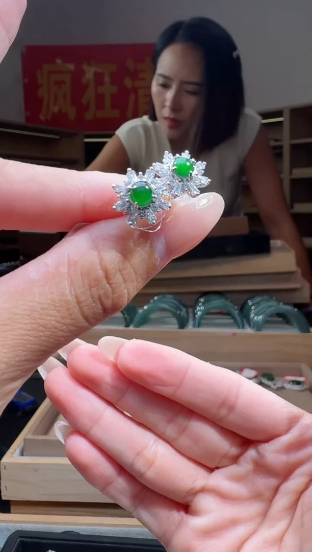 定制翡翠银S925镶嵌纯天然A货翡翠太阳花耳饰（多样性发其一）