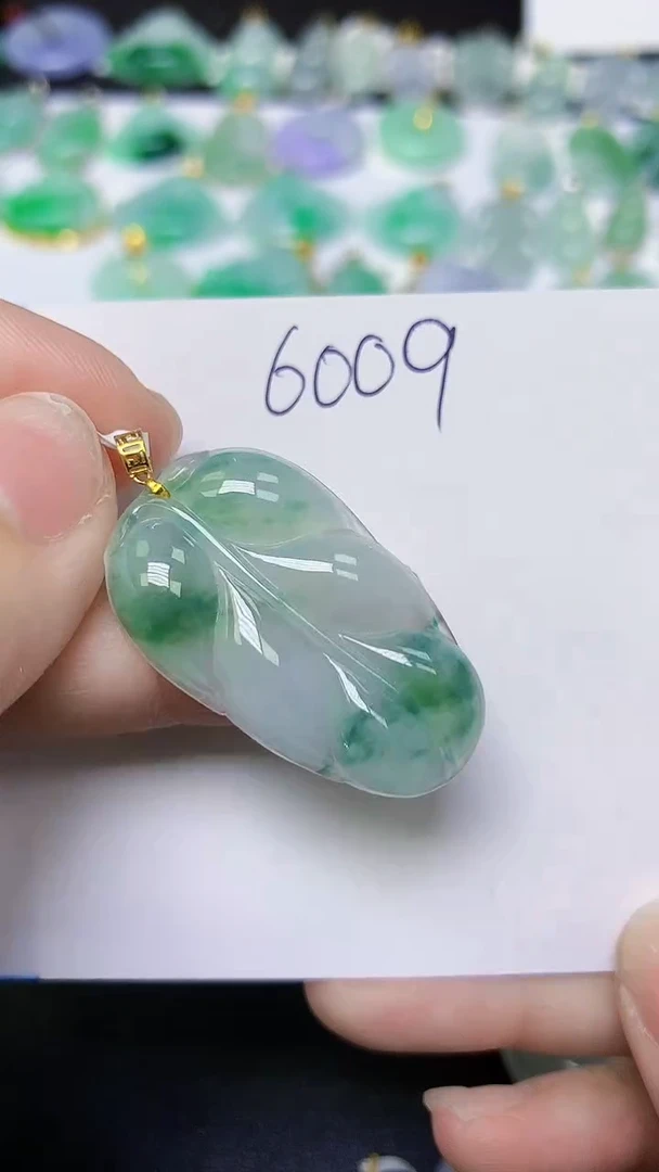 翡翠18K金镶嵌颈饰 天然缅甸翡翠A货