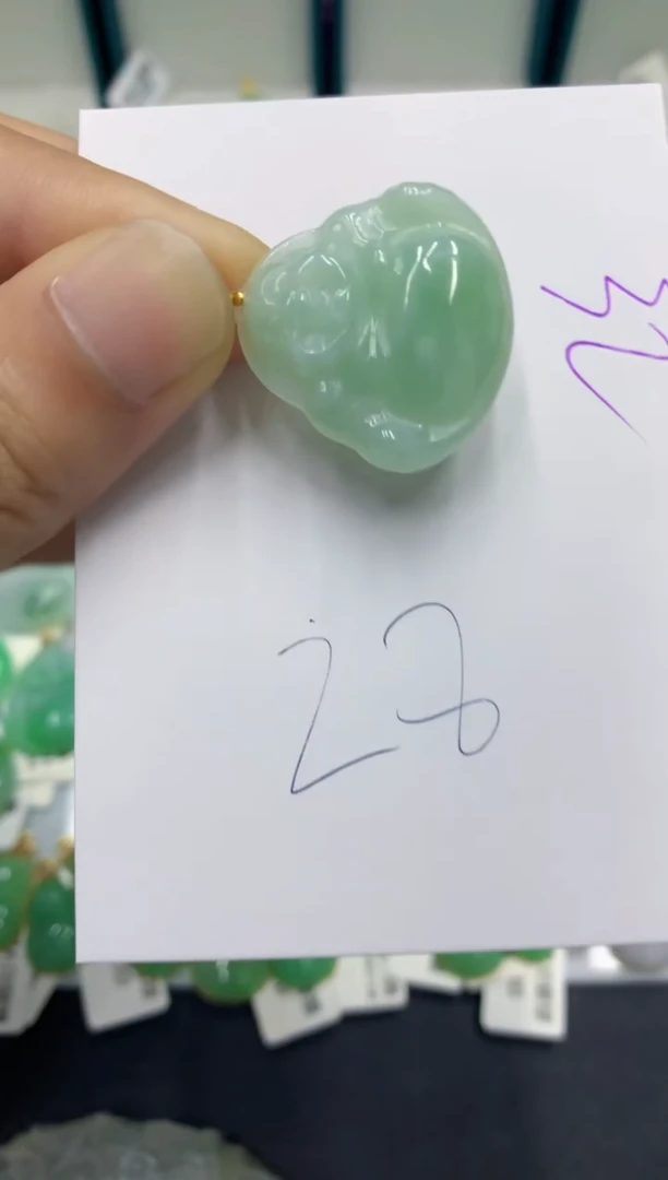 翡翠挂件未镶嵌翡翠
