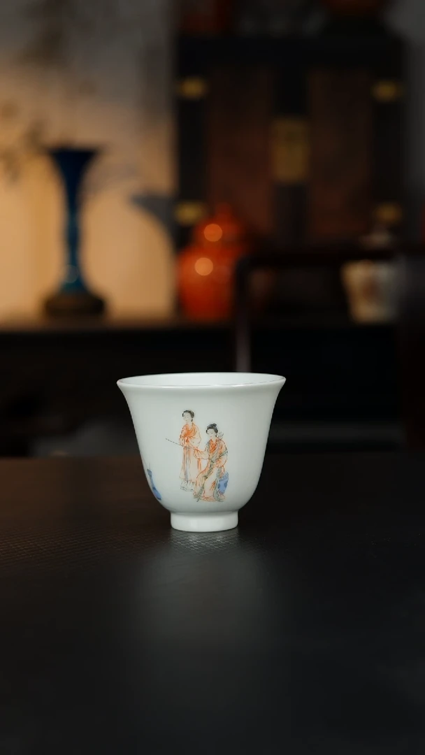 白地仕女图闻香杯