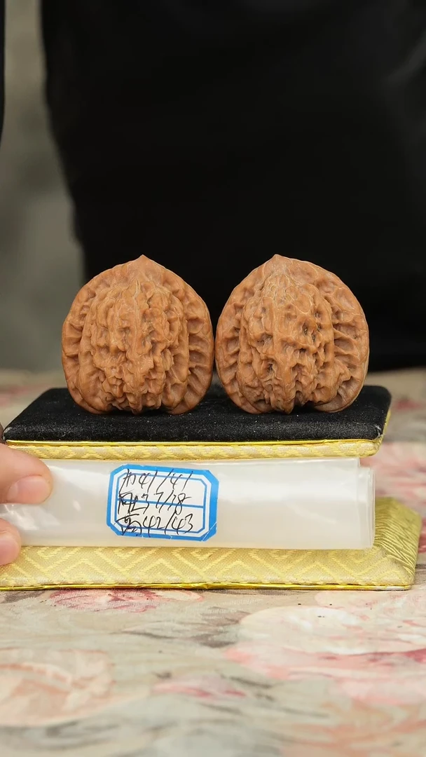 【闪购商品】文玩核桃把件盘龙虎头