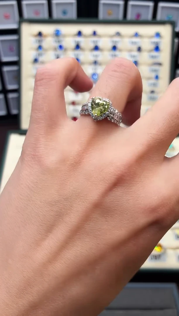 银S925镶嵌戒指金绿宝石1111