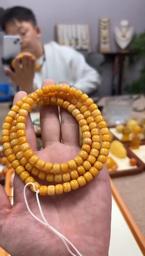 【闪购商品】琥珀裸石未镶嵌多圈