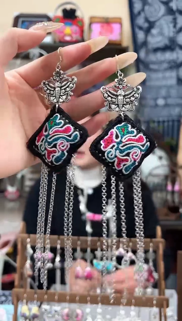 织绣民族风非遗老绣苗银饰品710