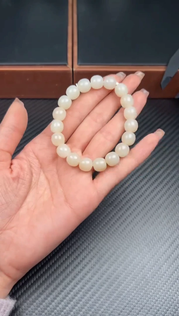 未镶嵌手链和田玉且末天泰微色差卡10M