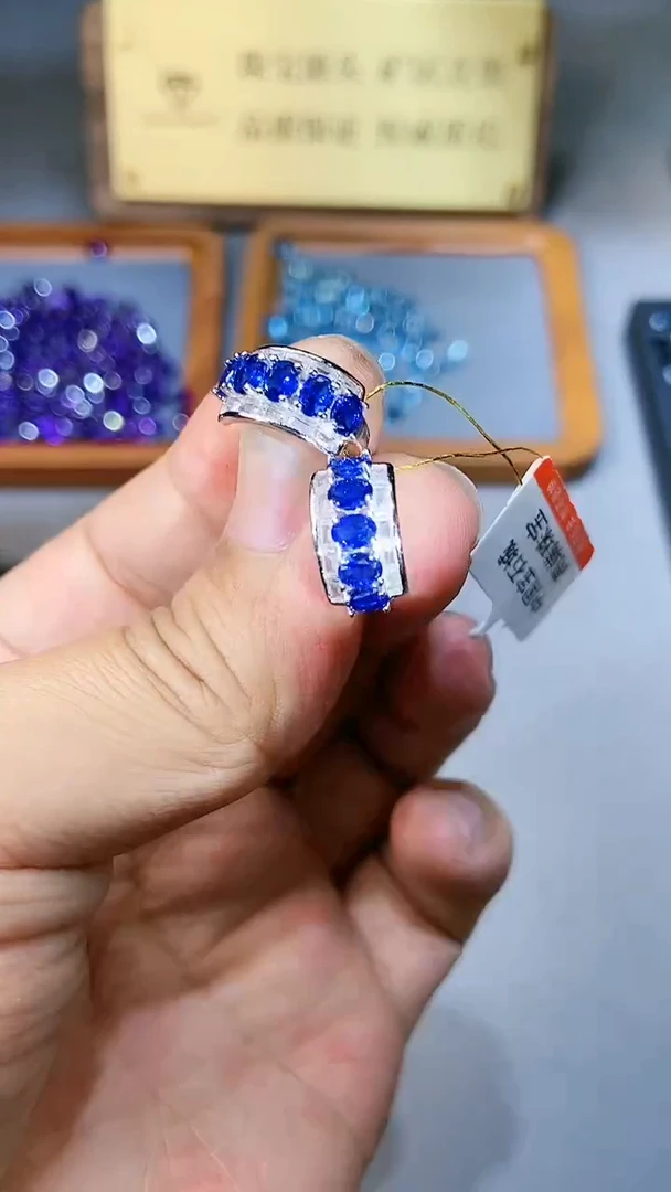 【闪购商品】蓝宝石耳饰银S925镶嵌321