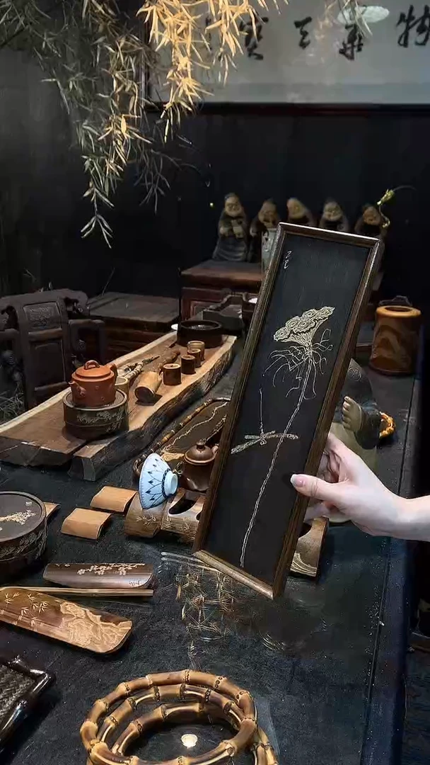 长方形莲蓬蜻蜓檀香木挂画.....