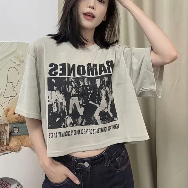 原创网红夏季新款美式复古画报图案设计感宽松圆领半袖短款上衣