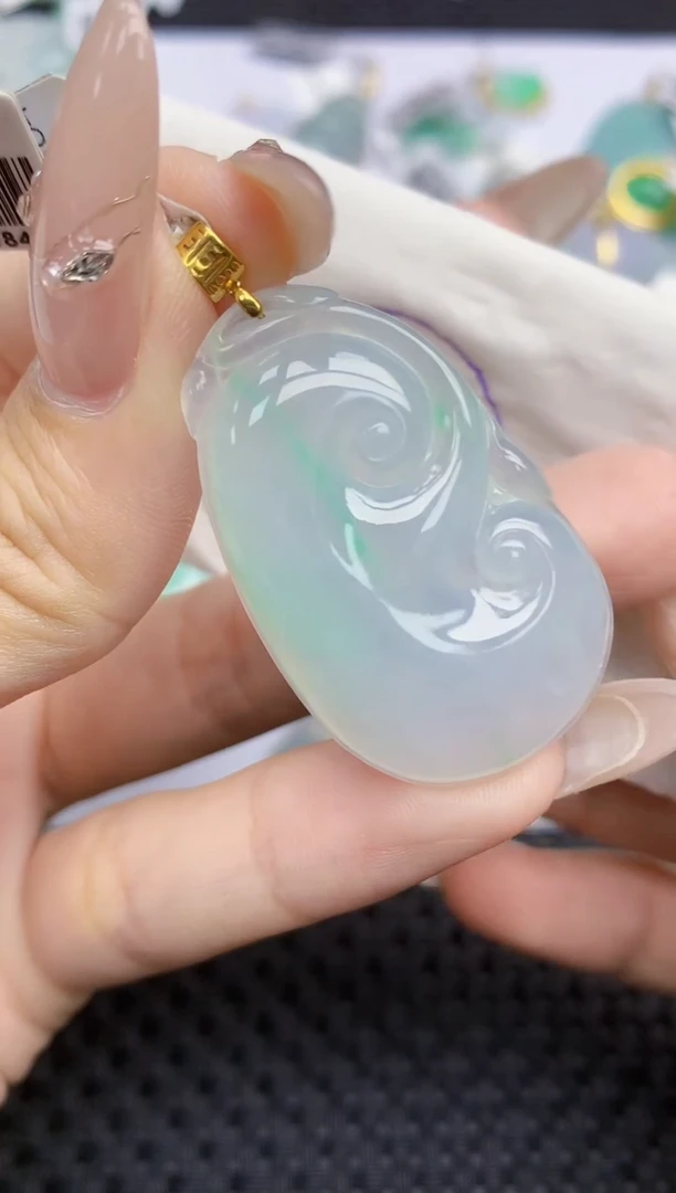 颈饰18K金镶嵌翡翠   天然翡翠A货  百元以上9米证书费自理