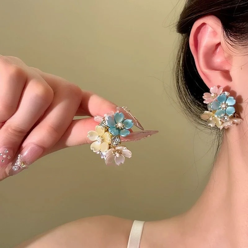 铜合金耳饰 那片茉莉~多巴胺彩色花朵耳饰轻奢高级感甜美百搭耳钉