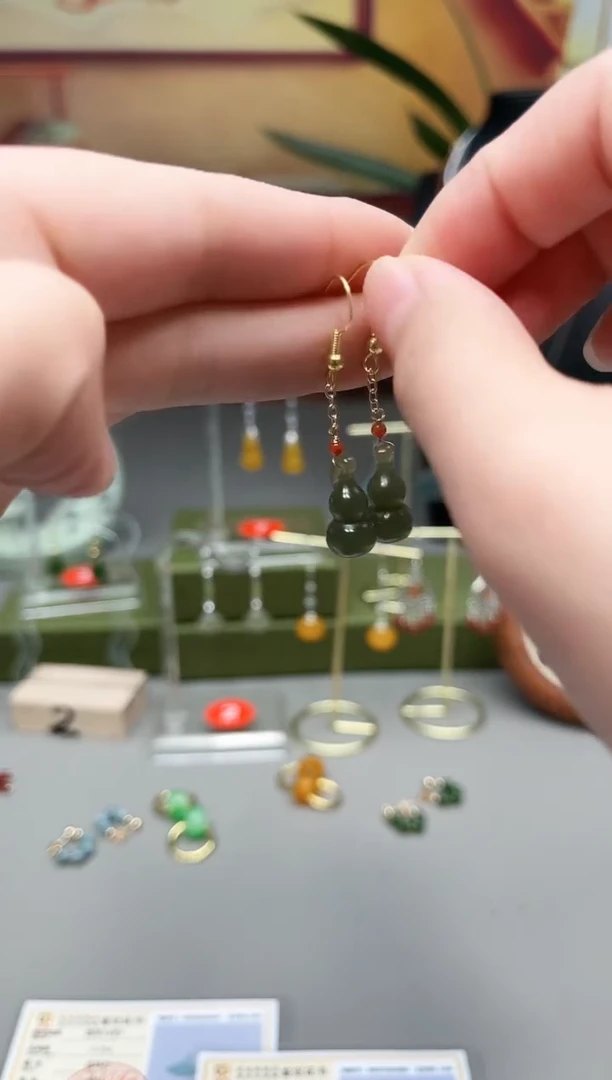 未镶嵌和田玉耳饰碧玉小葫芦