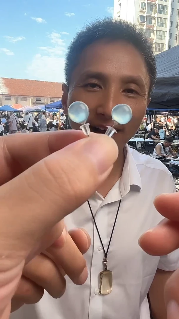 海蓝宝石耳钉未镶嵌天然多样性发一mm