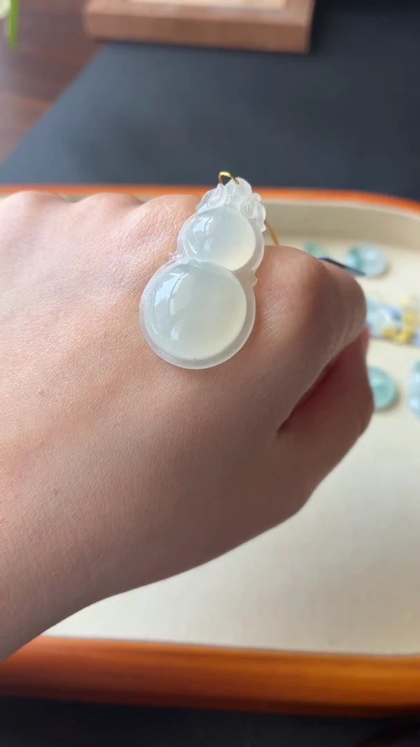 定制翡翠未镶嵌Q670