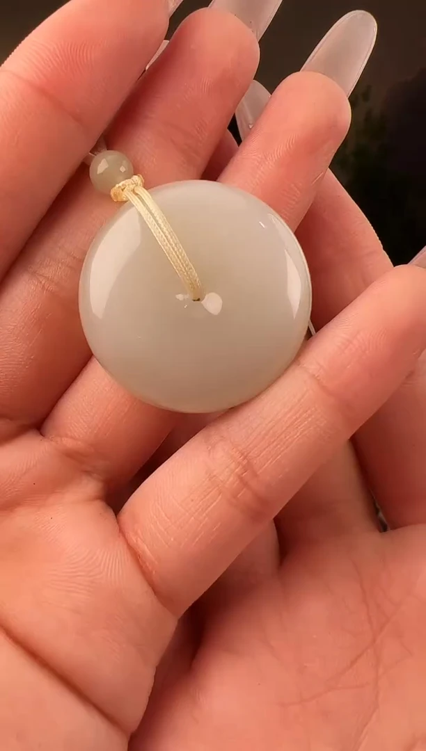 【闪购商品】和田玉颈饰未镶嵌扣 1200