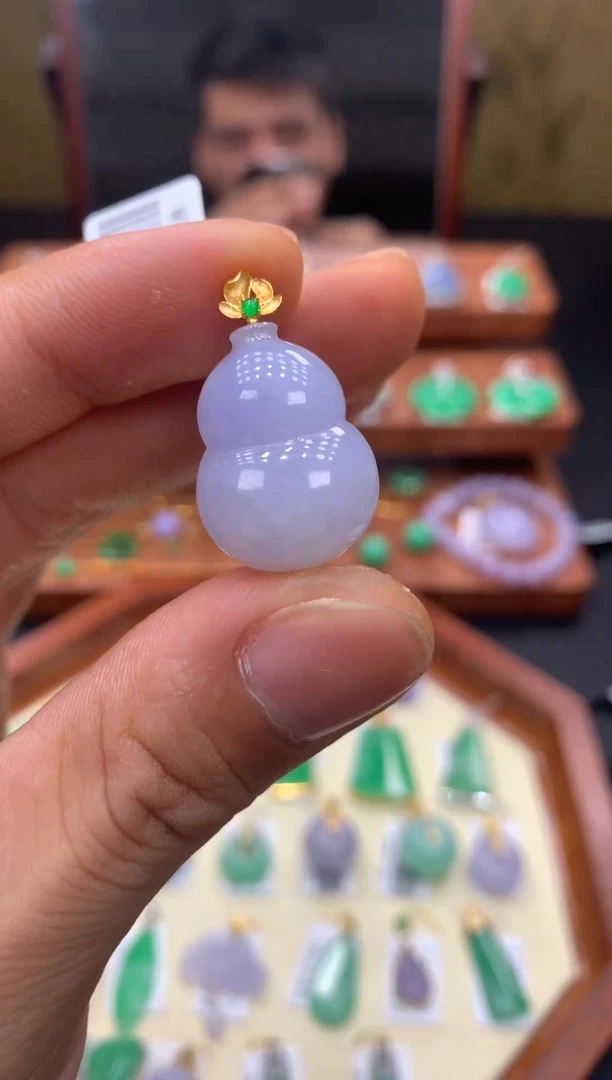 吊坠(不含链)18K金镶嵌翡翠葫芦