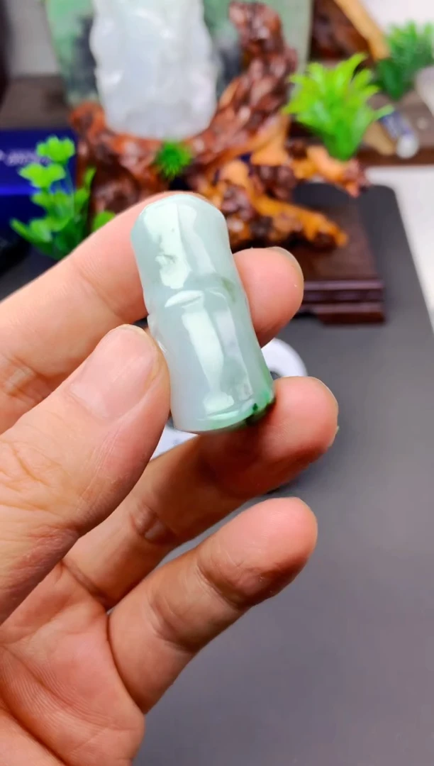 颈饰未镶嵌翡翠白*文竹节