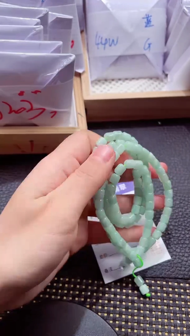颈饰未镶嵌翡翠 000111