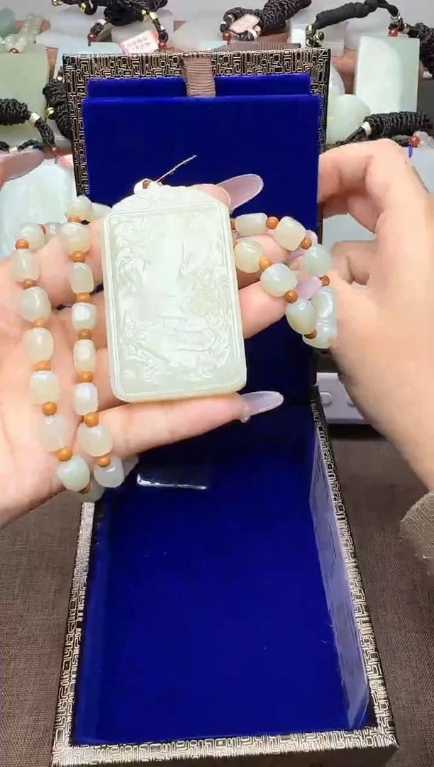 颈饰未镶嵌和田玉1