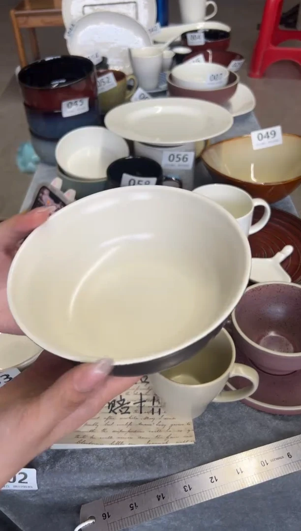 新骨瓷099瑕疵外棕内白 6.25寸面碗反口全标