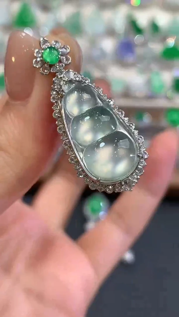 吊坠(不含链)18K金镶嵌翡翠a117