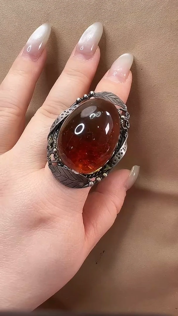 琥珀颈饰未镶嵌戒指