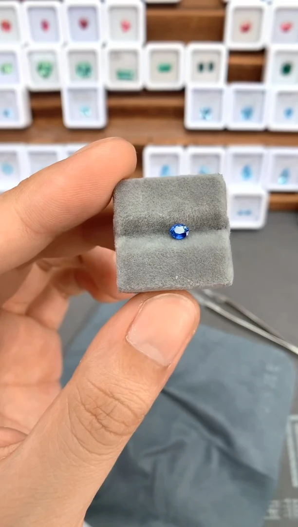 定制蓝宝石裸石未镶嵌0.31ct 老烧矢车菊