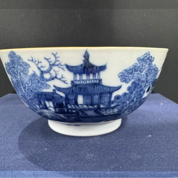 清 乾隆 青花亭台碗YH-0055