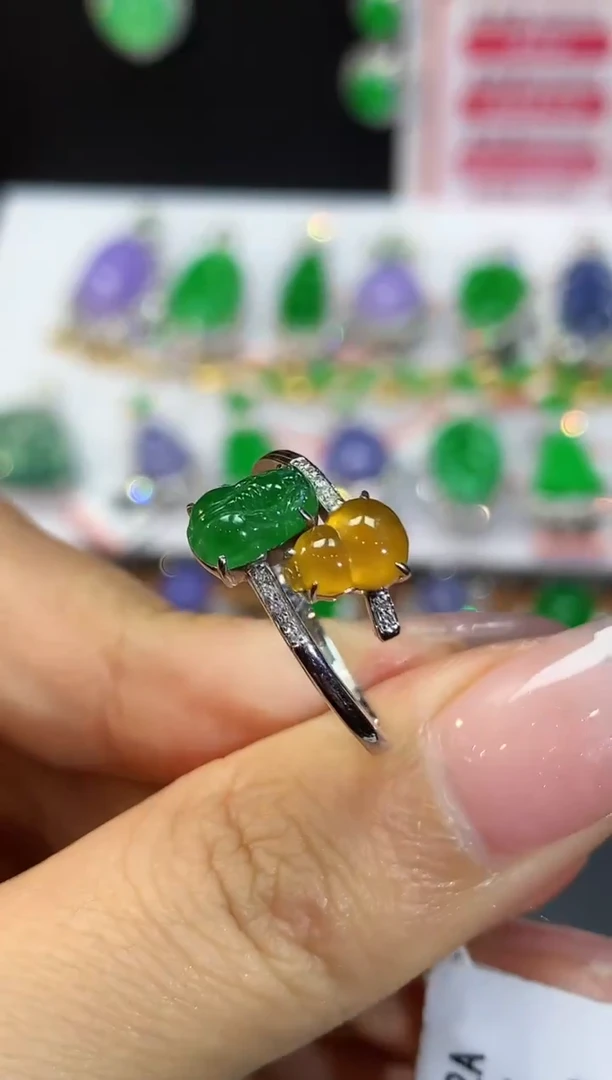 18K金镶嵌戒指翡翠L2361多样性发其一