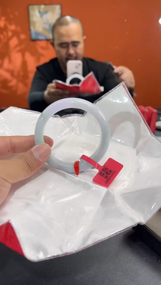 未镶嵌手镯翡翠23