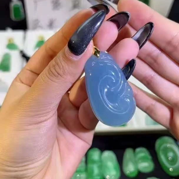 翡翠银镶嵌如意蓝色