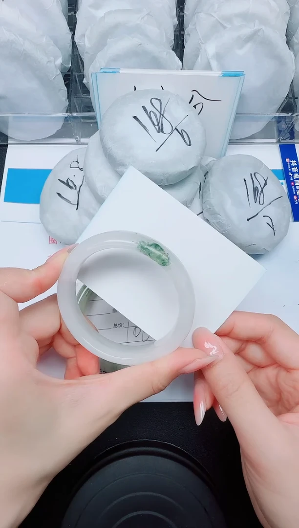 石英质玉手镯未镶嵌222/58.2