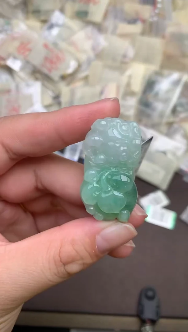 翡翠挂件未镶嵌—