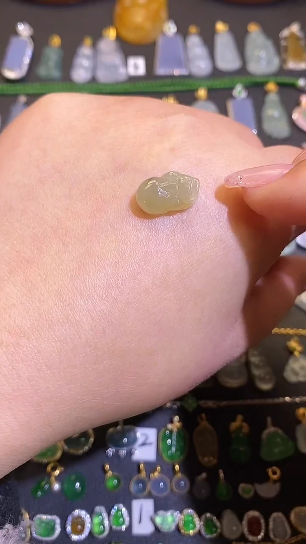 【闪购商品】翡翠吊坠(不含链)未镶嵌1