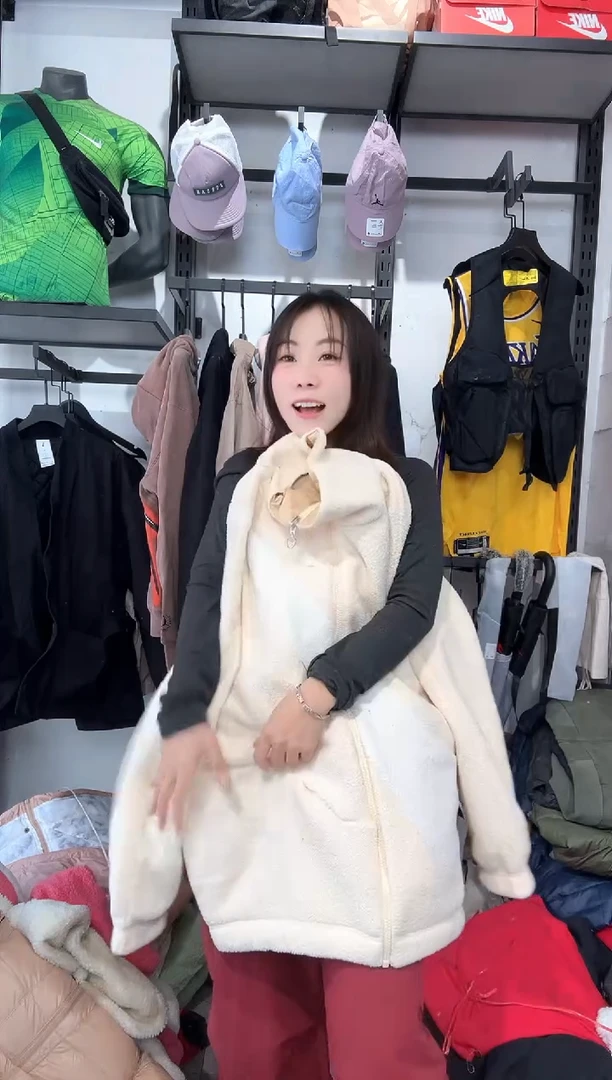 1339  编码 瑕疵款直播间过款为准 尺码