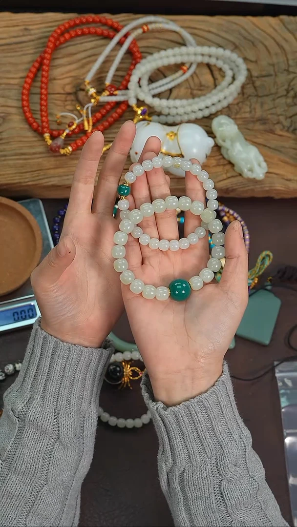 未镶嵌手串和田玉L*.若雨臣品质回血