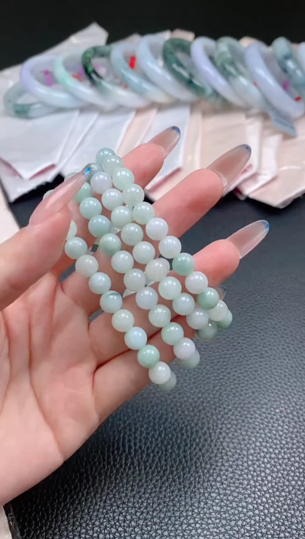 翡翠手镯未镶嵌手串