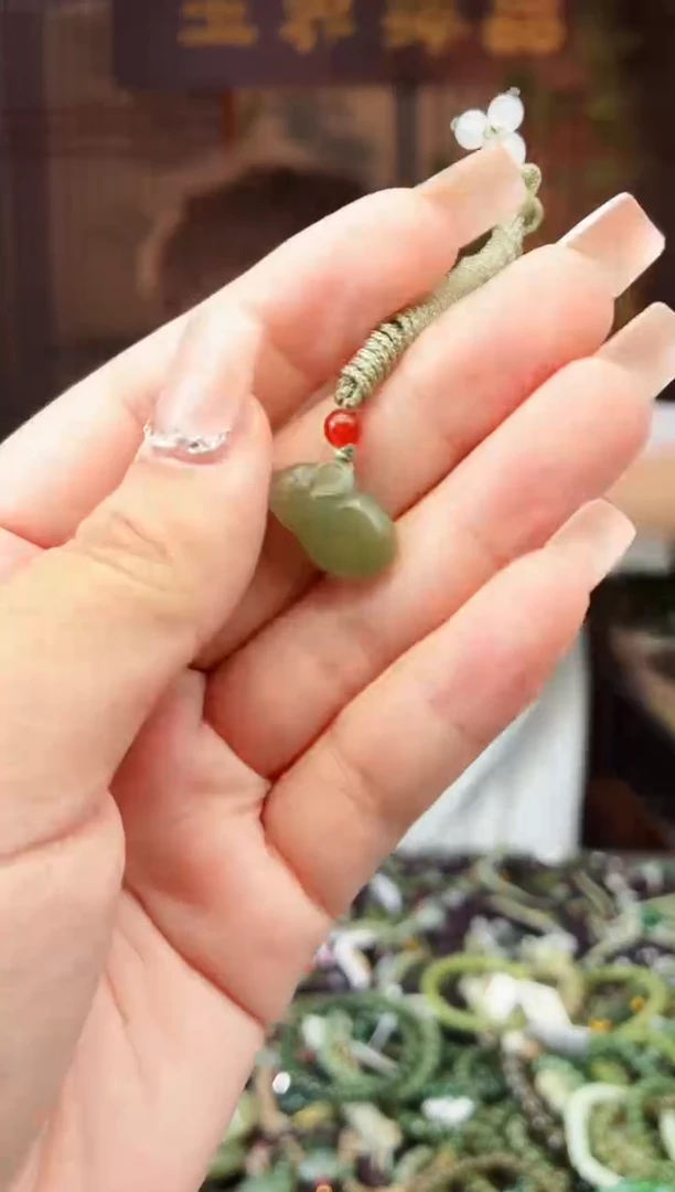 和田玉未镶嵌颈饰拍一发一