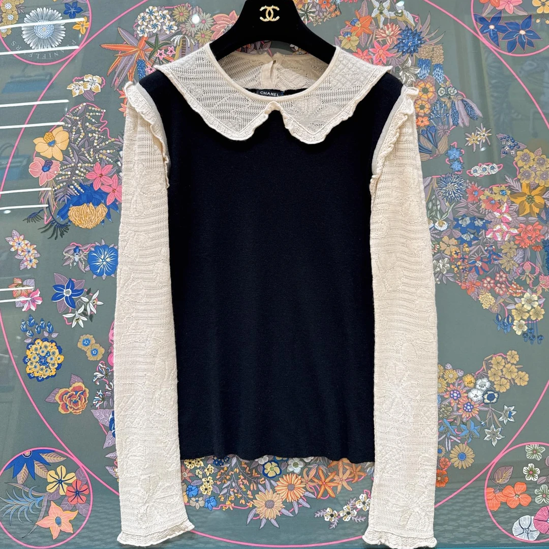 99新 Chanel/香奈儿 黑白拼色荷叶领镂空针织衫，fr40