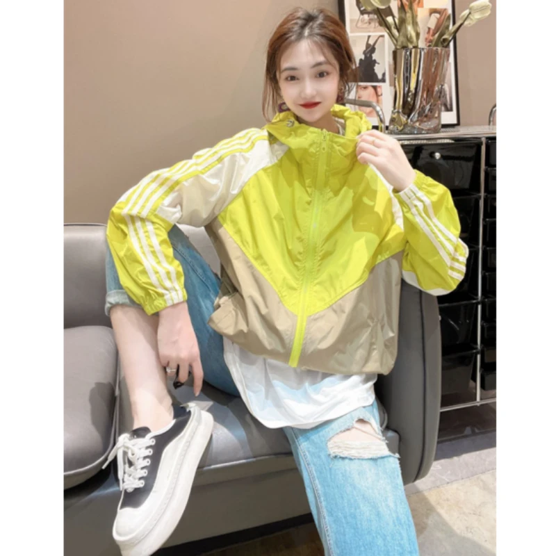 2025年夏季新款时尚拼色杠条连帽防晒衣女韩版宽松休闲透气薄外套