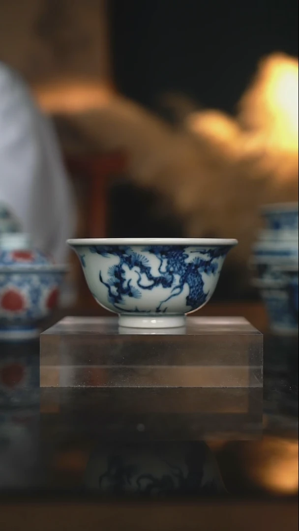 瓷莲画堂松树压手杯