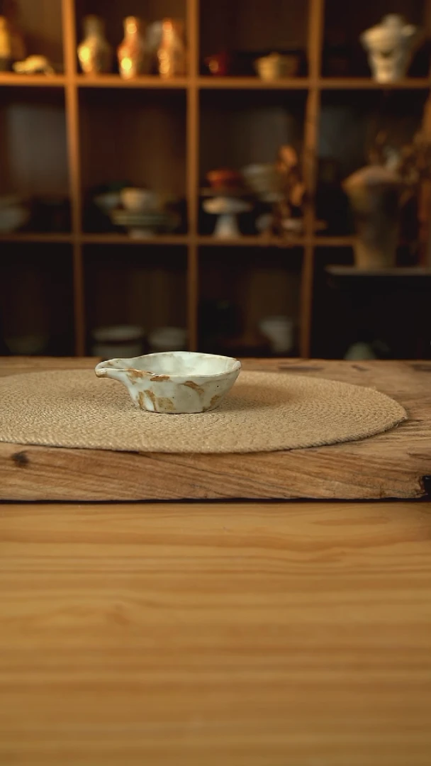 粉影系列的手柄小料碟1个