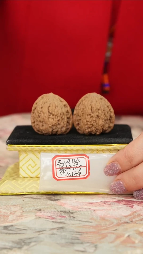 【闪购商品】文玩核桃把件密纹狮子头