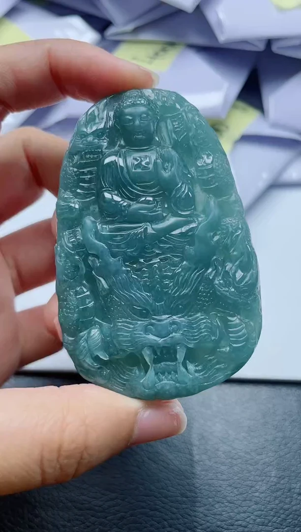 翡翠未镶嵌颈饰
