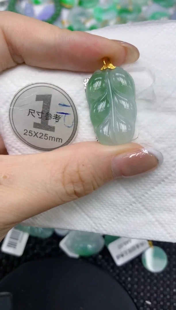 颈饰18K金镶嵌翡翠1111111
